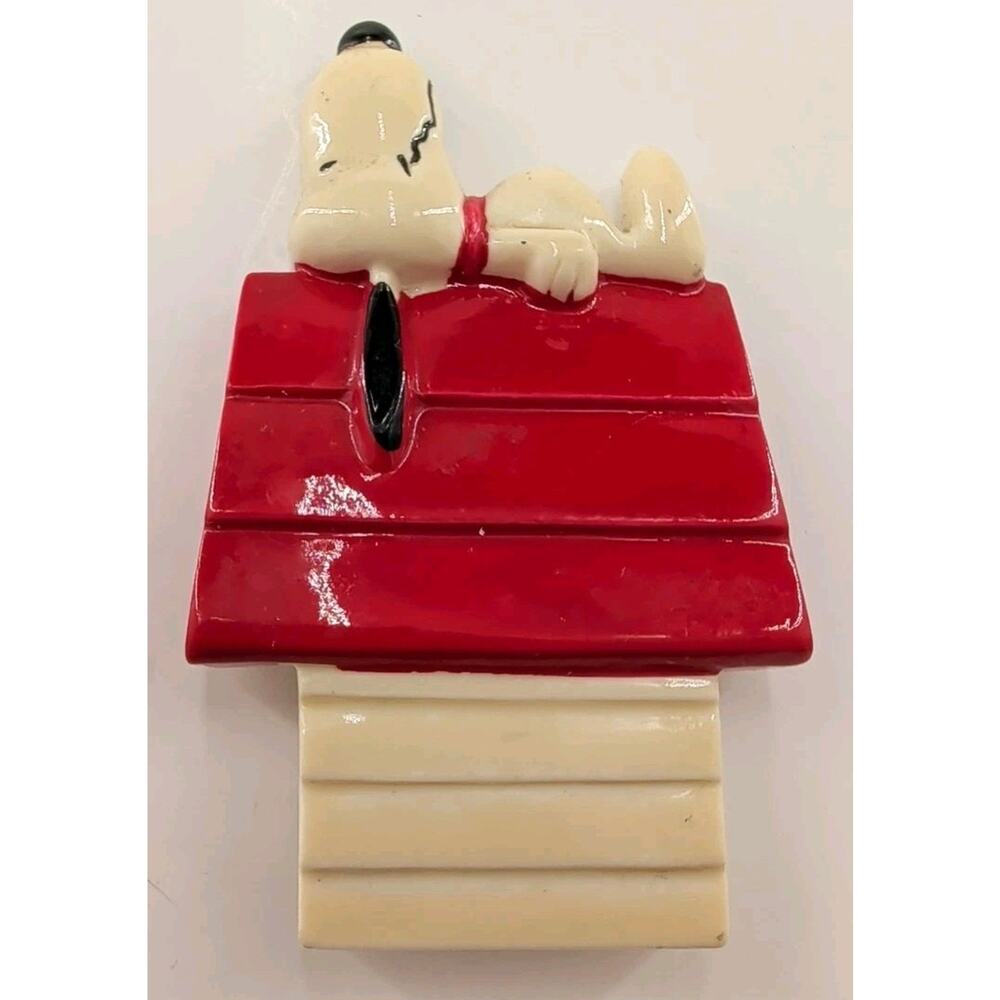 Vintage Snoopy Doghouse Ceramic Magnet B&M Inc Peanuts NO CHIPS
